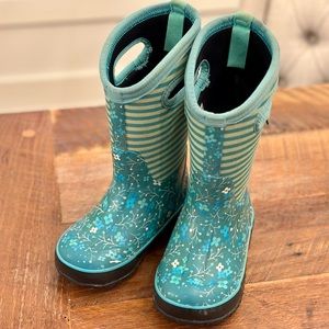 Bogs Classic Flower Stripe Snow Boots